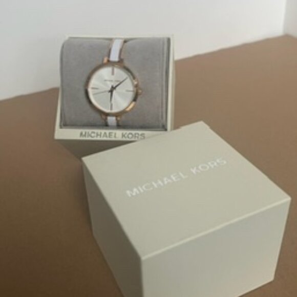 White Michael Kors Watch - Picture 8 of 9